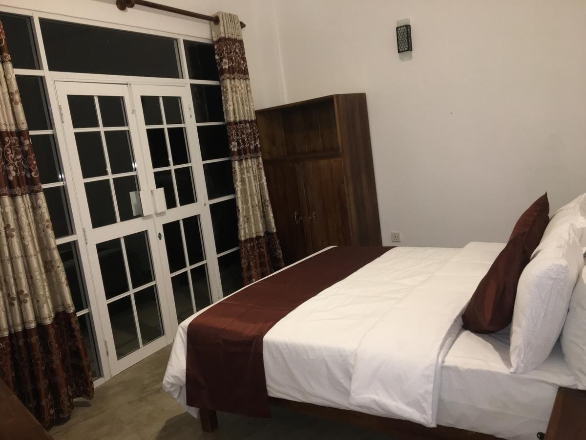 Hotel Ranvil نوفارا إيلِيا المظهر الخارجي الصورة
