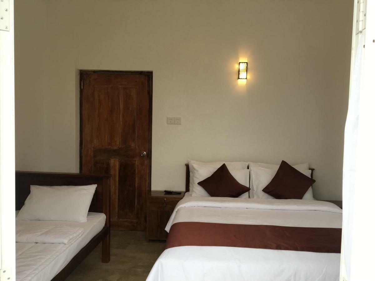 Hotel Ranvil نوفارا إيلِيا المظهر الخارجي الصورة